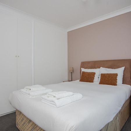 1 Bedroom Apartment On The Riverbank Near St Paul'S London Exteriör bild