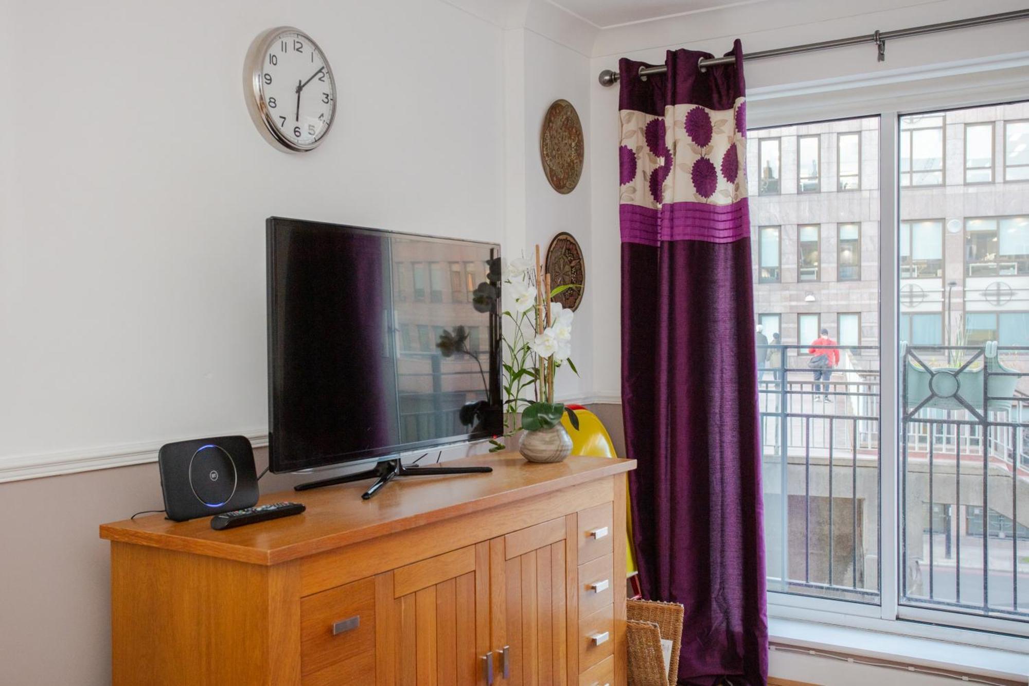 1 Bedroom Apartment On The Riverbank Near St Paul'S London Exteriör bild