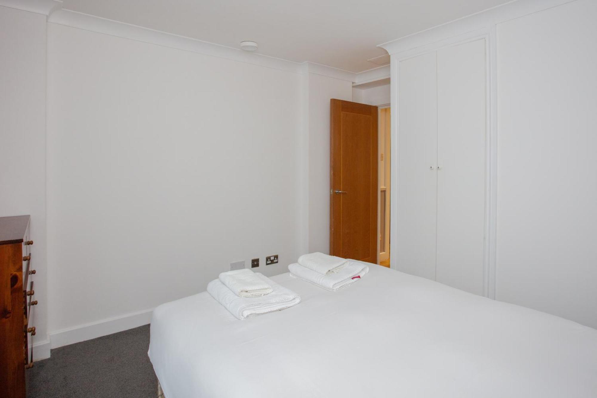 1 Bedroom Apartment On The Riverbank Near St Paul'S London Exteriör bild
